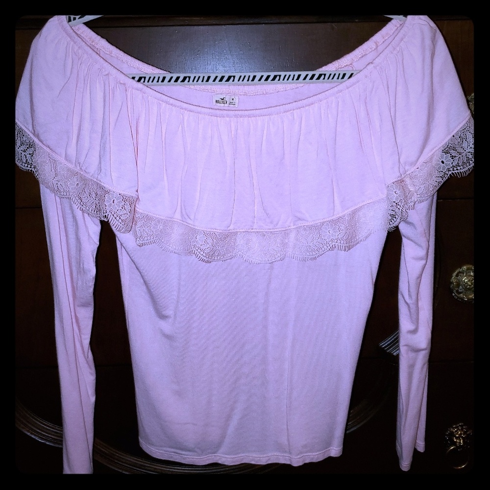 Junior's Hollister off the shoulder top
